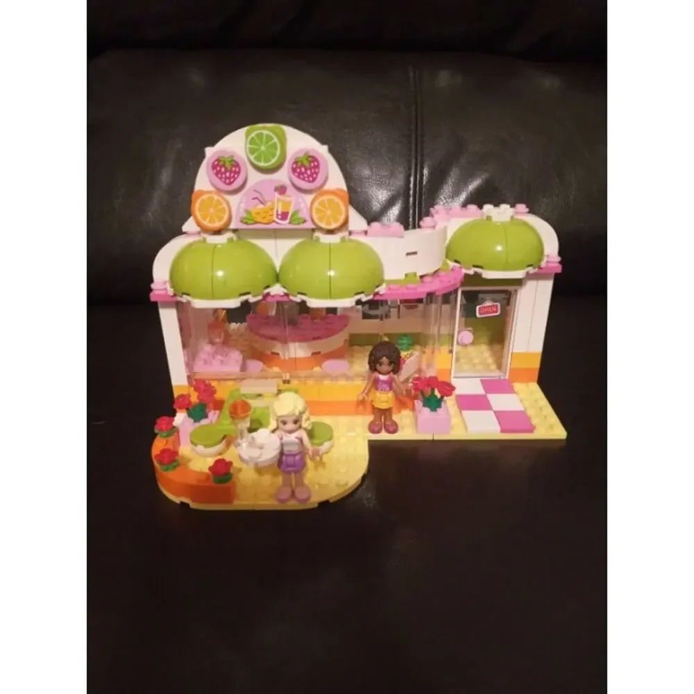 Set Of 5 Lego Friends Sets, 4 Extra Minifigures, Around 100 Extra Pieces TOO!